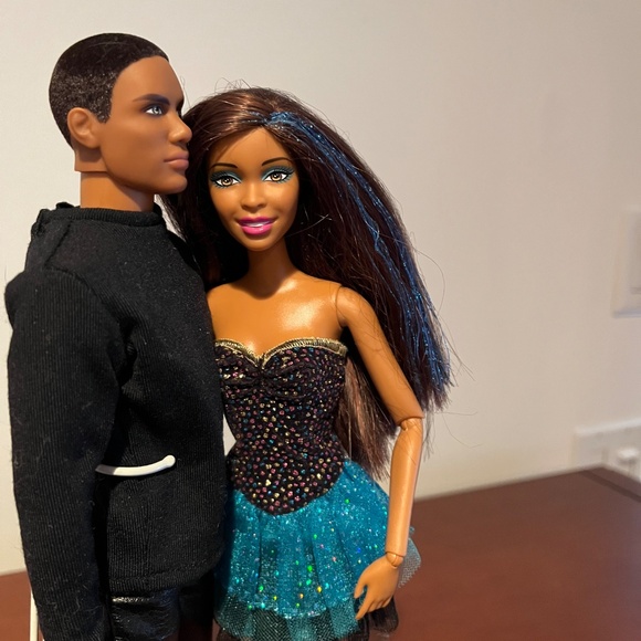 Barbie Doll HTF 2013 Barbie Fashionistas Metallic Series Nikki - Picture 2 of 8